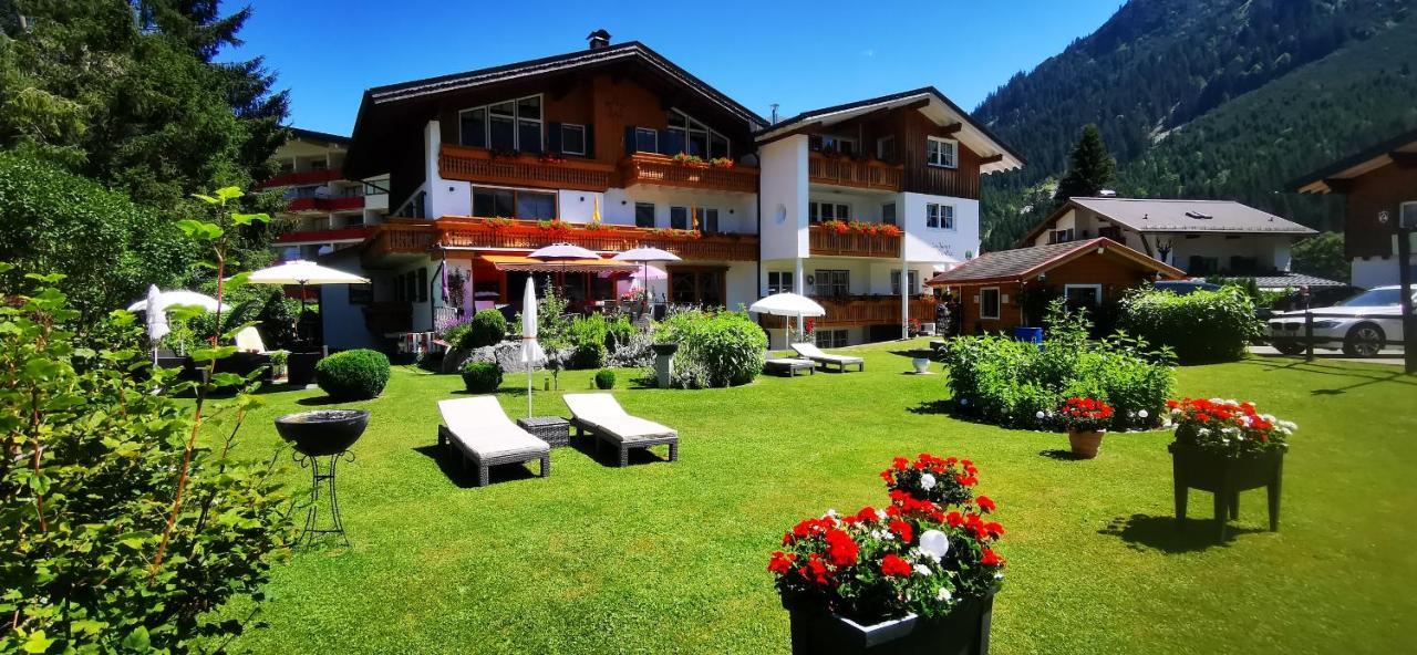 Hotel Gästehaus Thaler Mittelberg Exterior foto